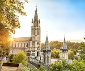Toulouse to Lourdes: Guided Small Group Day Tour